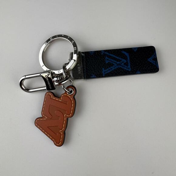 💎✨ Authentic Louis Vuitton Monogram LV Record Tab Bag Charm Key Holder Blue - Picture 2 of 3
